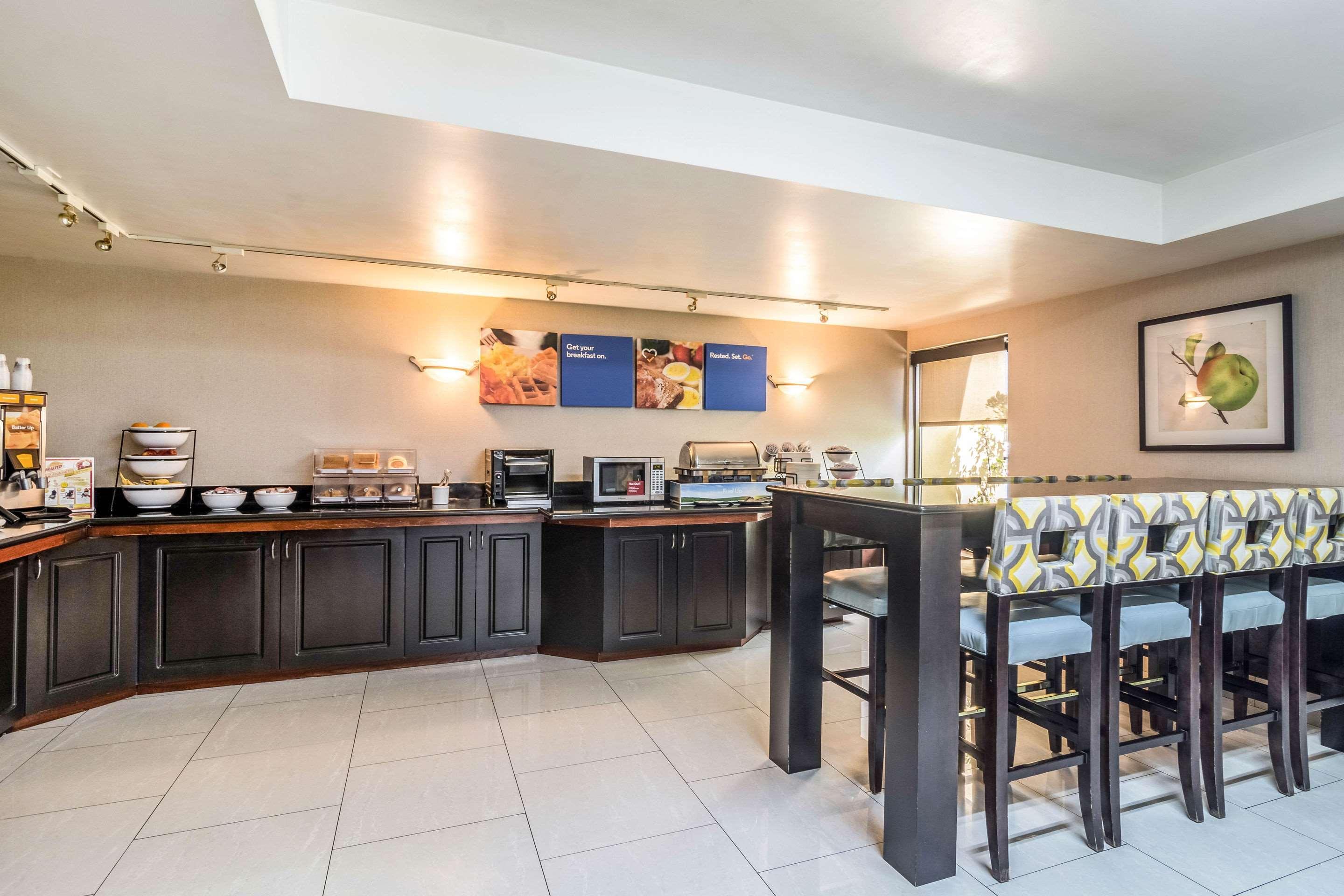 Comfort Inn Convention Center-Chicago O'Hare Airport Де Плейнс Екстериор снимка