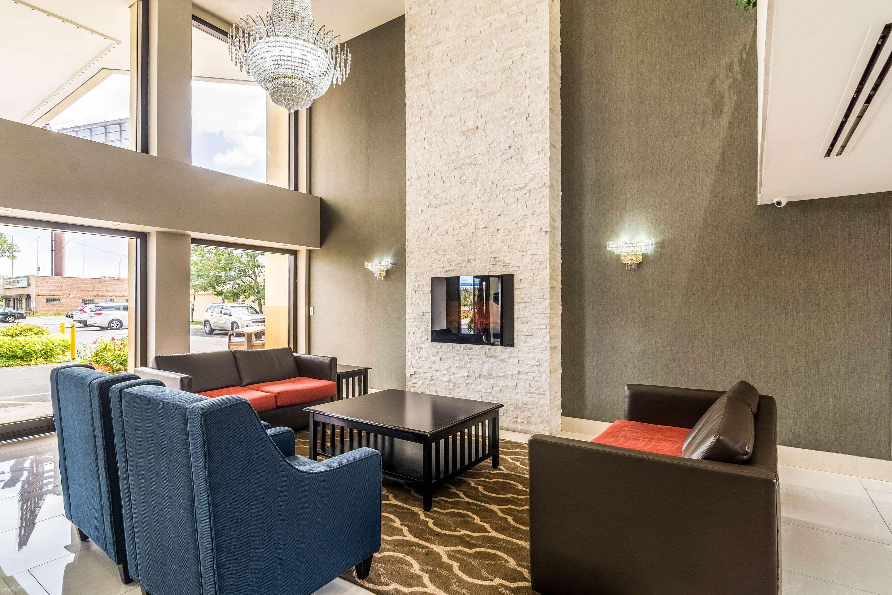 Comfort Inn Convention Center-Chicago O'Hare Airport Де Плейнс Екстериор снимка