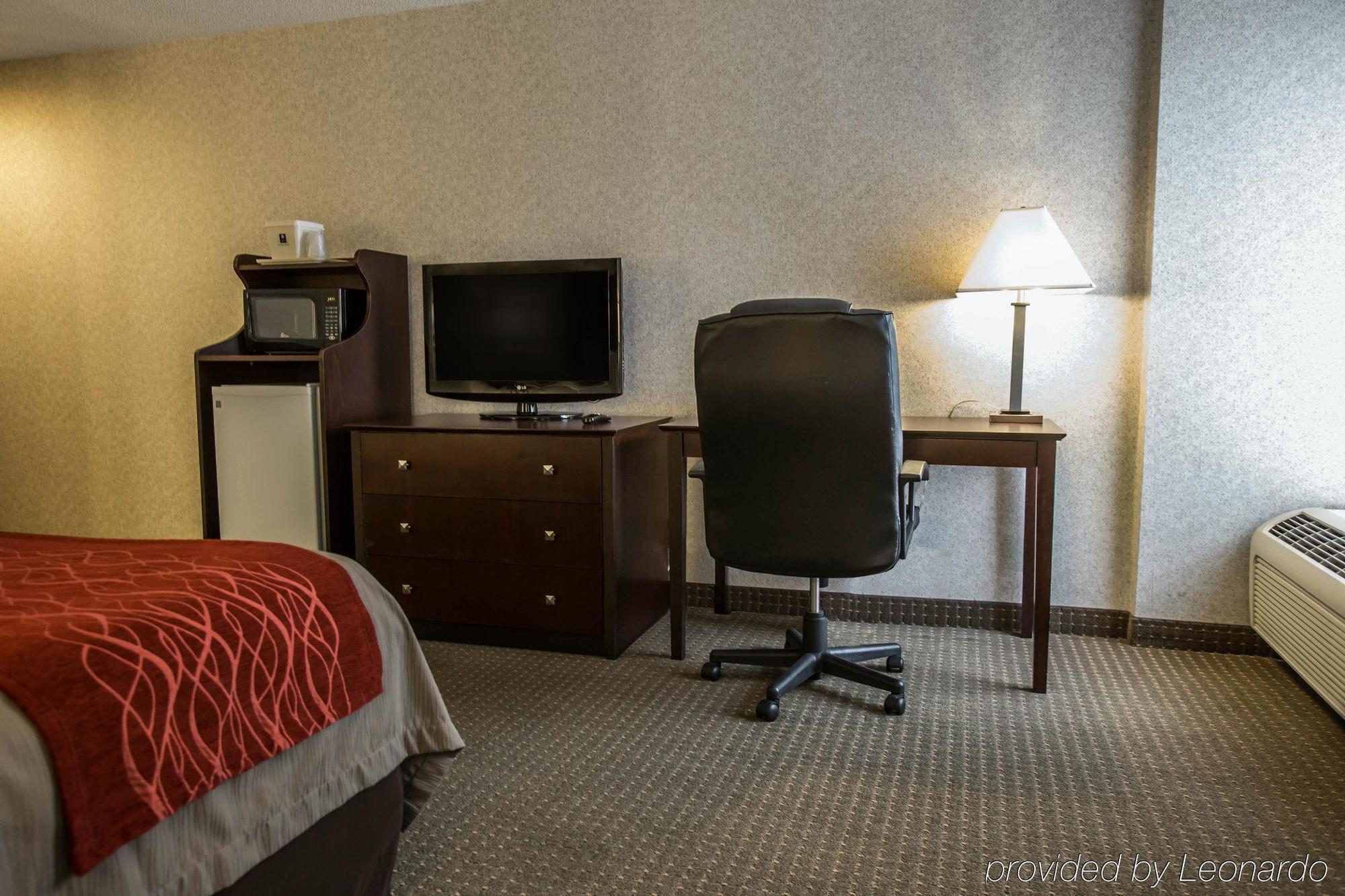 Comfort Inn Convention Center-Chicago O'Hare Airport Де Плейнс Екстериор снимка