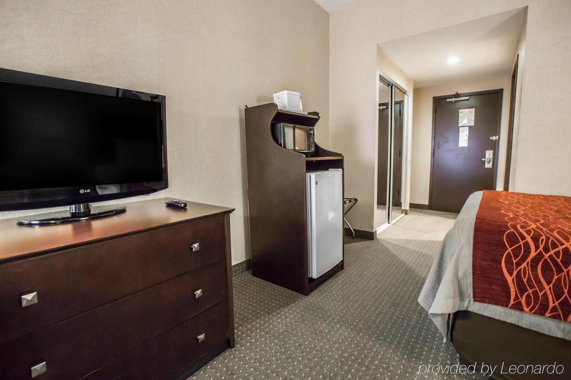 Comfort Inn Convention Center-Chicago O'Hare Airport Де Плейнс Екстериор снимка