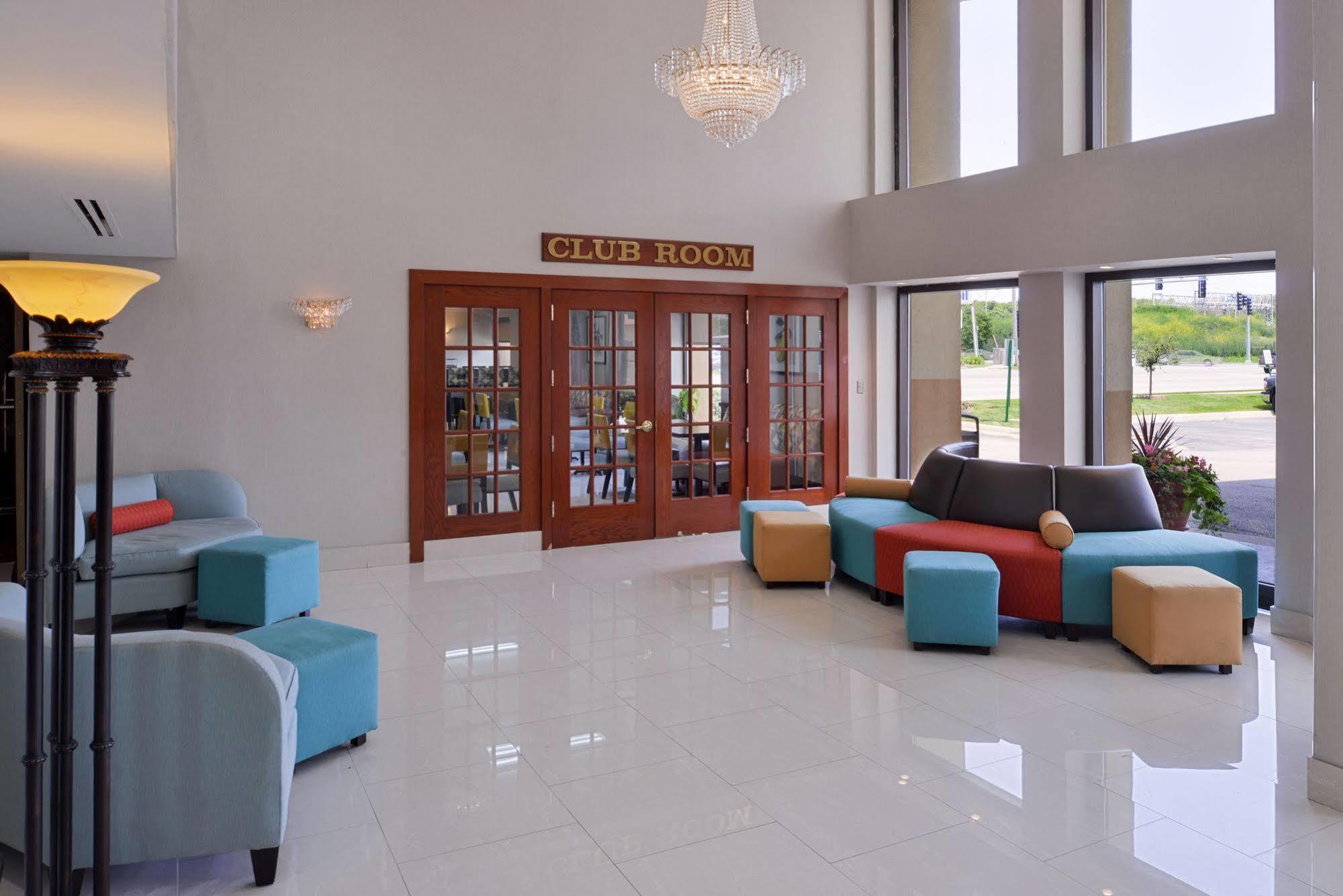 Comfort Inn Convention Center-Chicago O'Hare Airport Де Плейнс Екстериор снимка